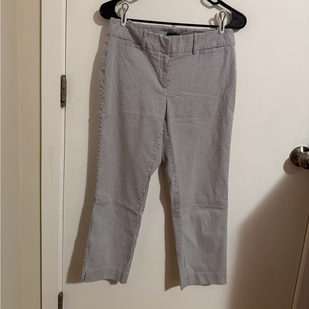 Ann Taylor Factory - Striped Cropped Pants (Size: Petite 2)